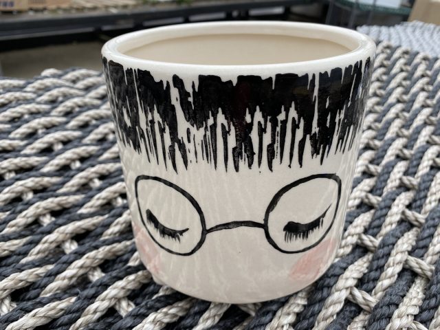 Pot with Glasses