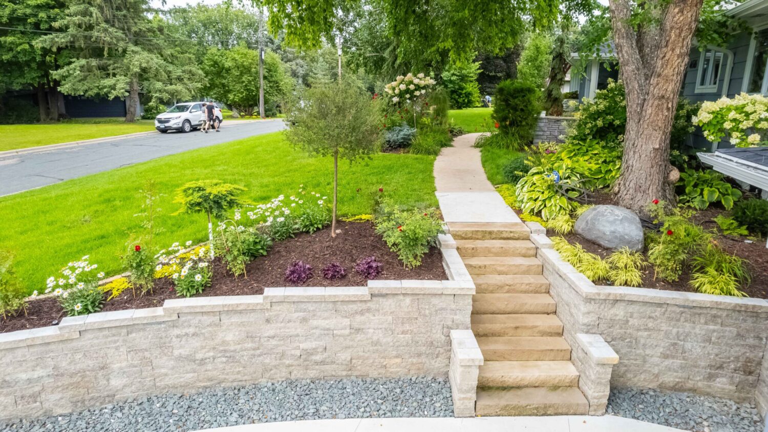 Walkway and Retaining Wall Landscape